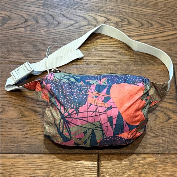 The North Face Girls Stowaway Windbreaker Jacket L 14/16 Pink Floral - Picture 5 of 16